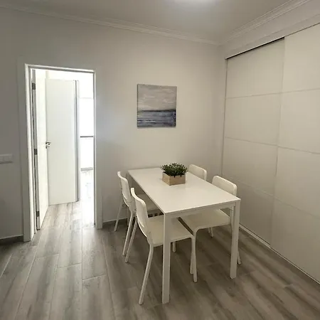 Avenida With Parking, 3 Min From Quarteira