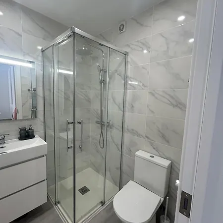 Avenida With Parking, 3 Min From