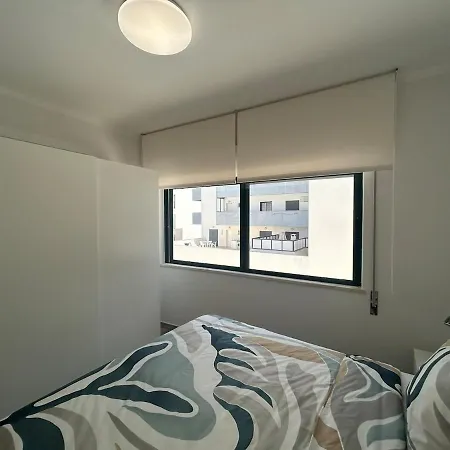 Avenida With Parking, 3 Min From * Quarteira