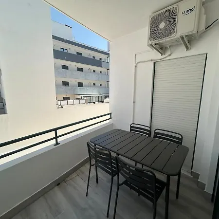 Avenida With Parking, 3 Min From