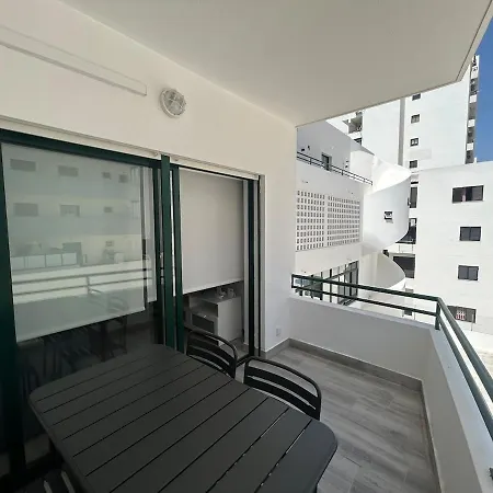 Avenida With Parking, 3 Min From Apartamento