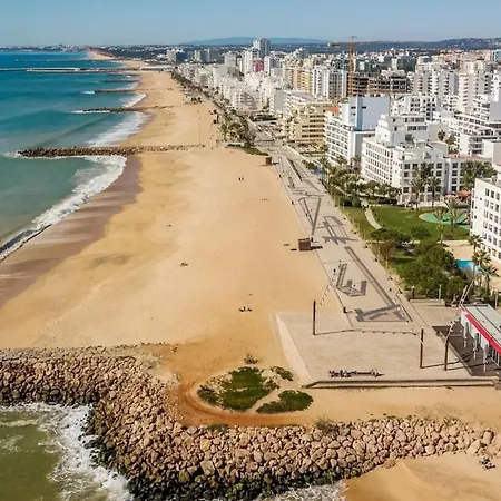 Avenida With Parking, 3 Min From